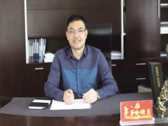 杨庆国：坚定信念 不断创新 以人为本 回馈社会